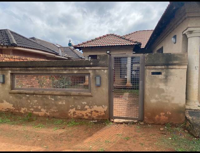 3 BEDROOM HOUSE FOR SALE IN VOSLOORUS